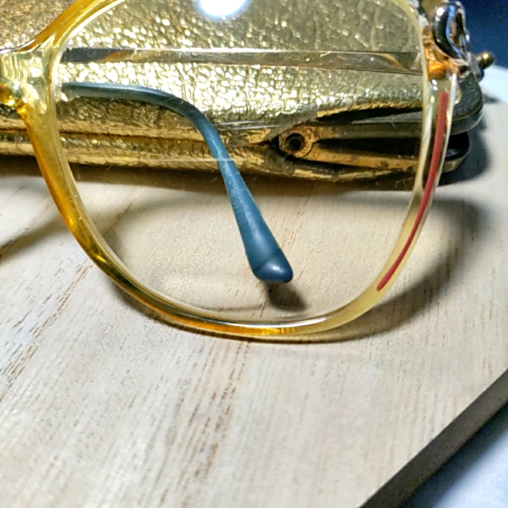 Vintage Gucci Eyeglass frames Small Crack - Picture 3 of 7